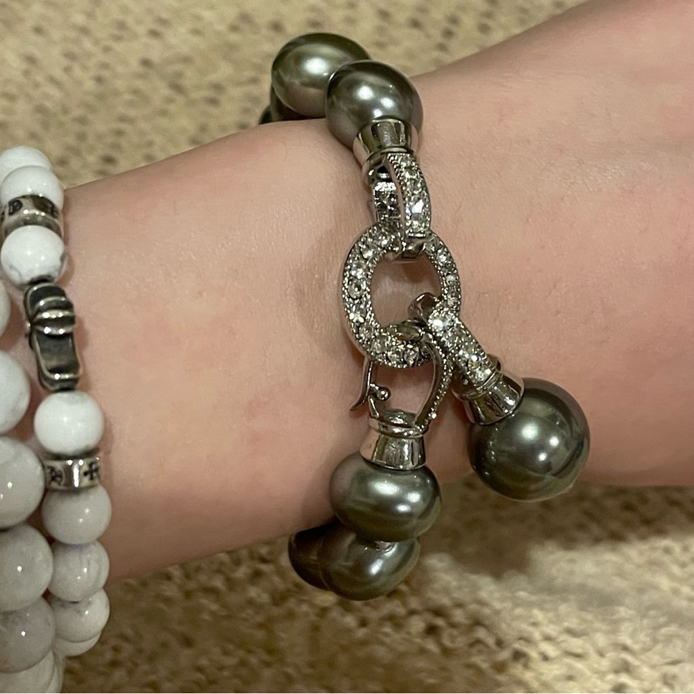 pearl bracelet